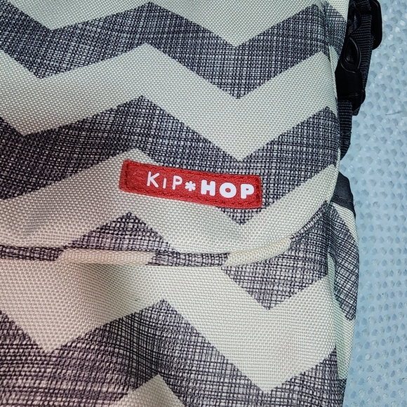 KIP*HOP EUC DASH CHEVRON LARGE DIAPER BAG CROSSBODY BAG - Picture 4 of 11